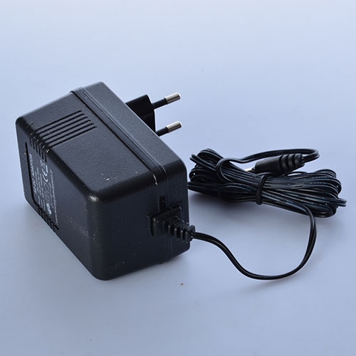 Зарядное устройство 12V 1000mA M 2766-CHARGER для электромобиля M 2766