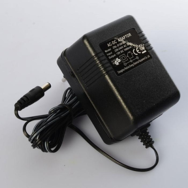 Зарядное устройство 12V 1000mA M 4000-CHARGER для джипа M 4000