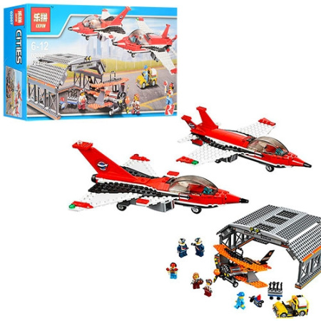 фото Конструктор для детей 02007 самолет здание (723 детали)