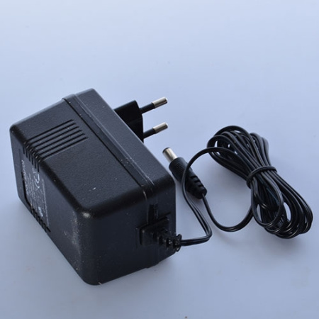 фото Зарядное устройство 12V 1000mA S-618-CHARGER для джипа S-618