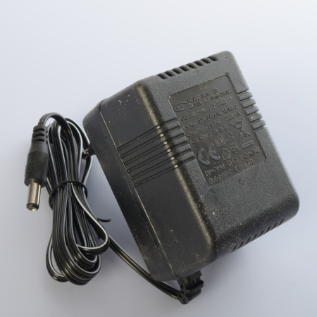 фото Зарядное устройство 12V 1000mA M 4077-CHARGER для джипа M 4077