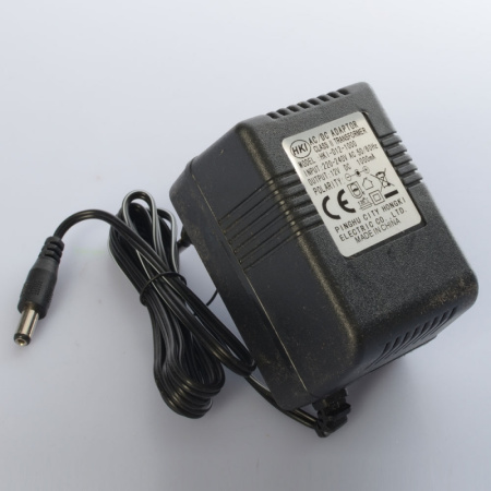 фото Зарядное устройство 12V 1000mA M 4063-CHARGER для джипа M 4063