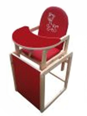 фото Деревянный стол для кормления с высокой спинкой и цветной вышивкой