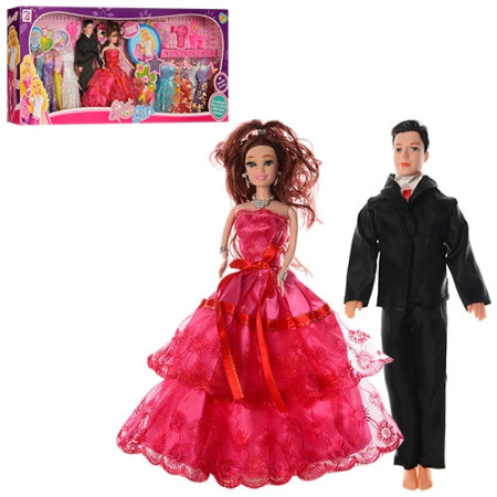 фото Семья 975-10 с аксессуарами (2 куклы,12 нарядов)